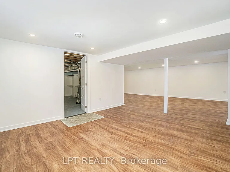 2112 Alta Vista Dr — Photo 24