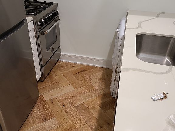 3rd image of 1900 Biltmore St NW Unit 11