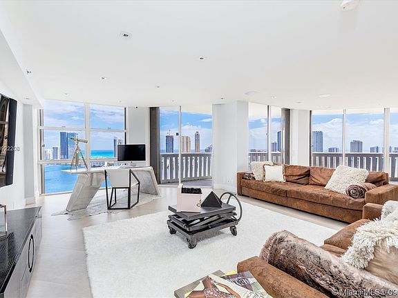 3rd image of 3000 Island Blvd APT 2903