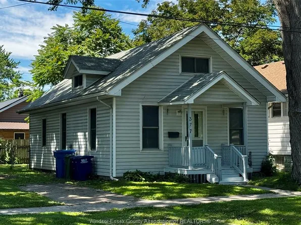 377 Chappell Ave, Windsor, ON N9C 3C6