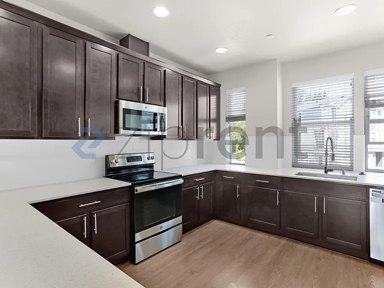 13717 Admiralty Way #L4 — Photo 7