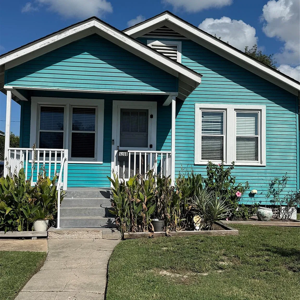 2 bed, 1.0 bath, 1020 sqft, $1,800 — Photo 1