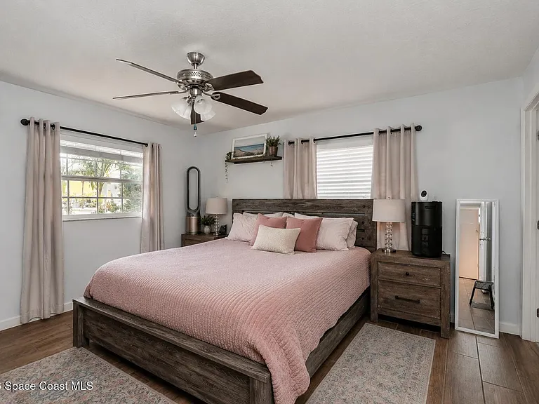2130 S Patrick Dr — Photo 9