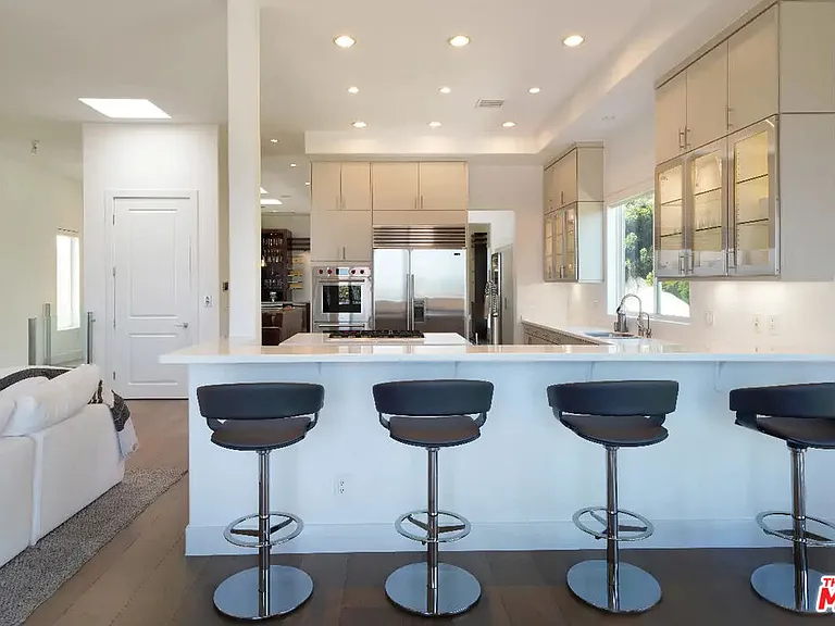 23935 De Ville Way — Photo 3