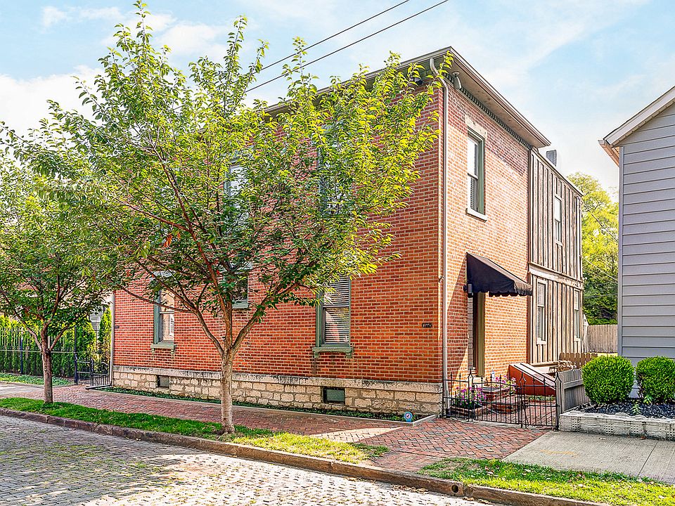 758 S 5th ST