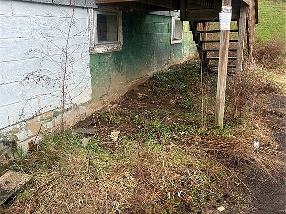 3rd image of 104 Groff Rd