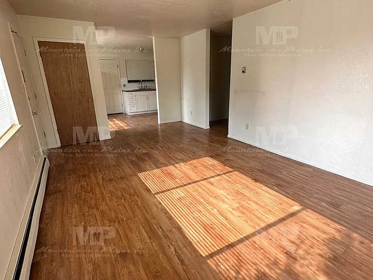 1101 S Bryan Ave — Photo 3