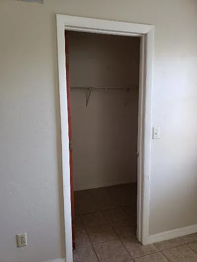 3801 Country Club Blvd #1-8 — Photo 19