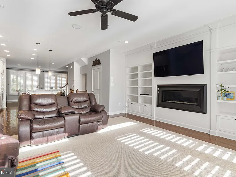 412 Blue Flax Pl — Photo 17
