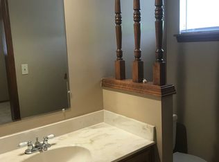 203 SE Grand Ave APT 1, Lees Summit, MO 64063