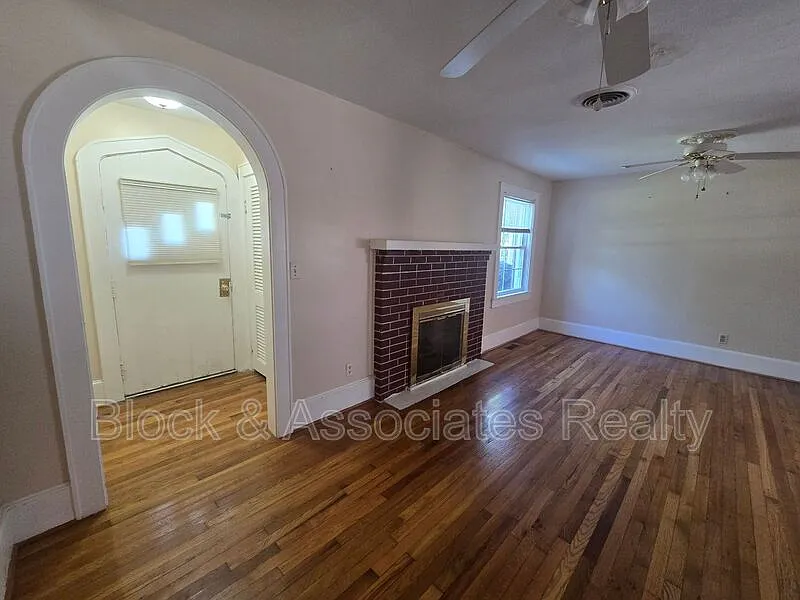 4 bed, 2.0 bath, $1,500 — Photo 4