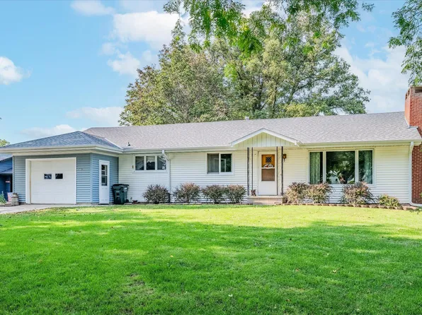 37 10th St, Woodbine, IA 51579
