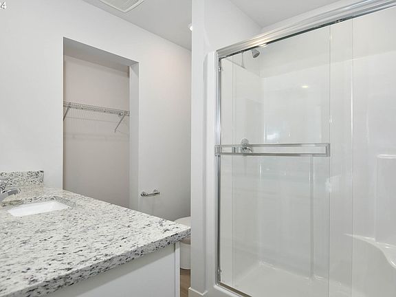 5th image of 5919 NE 70th St