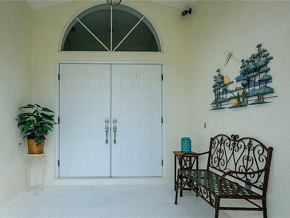 2nd image of 1633 Liscourt Dr