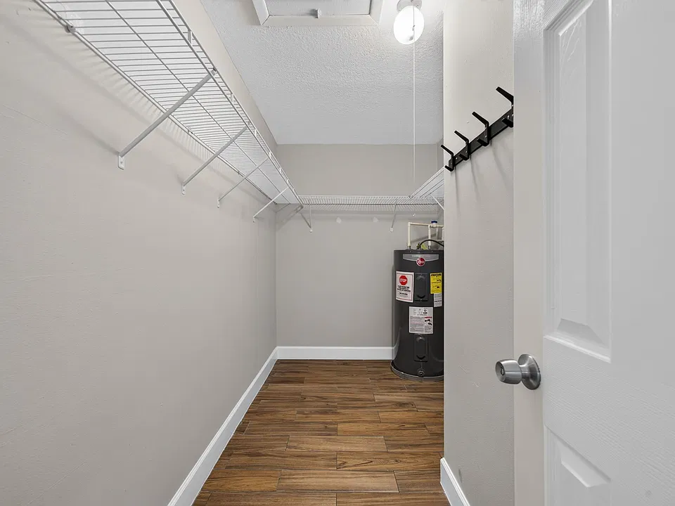 118 W America St #2