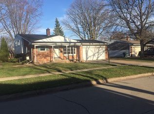 15068 Thornridge Dr, Plymouth, MI 48170