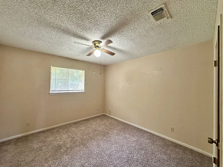 2408 Lake Rd — Photo 16