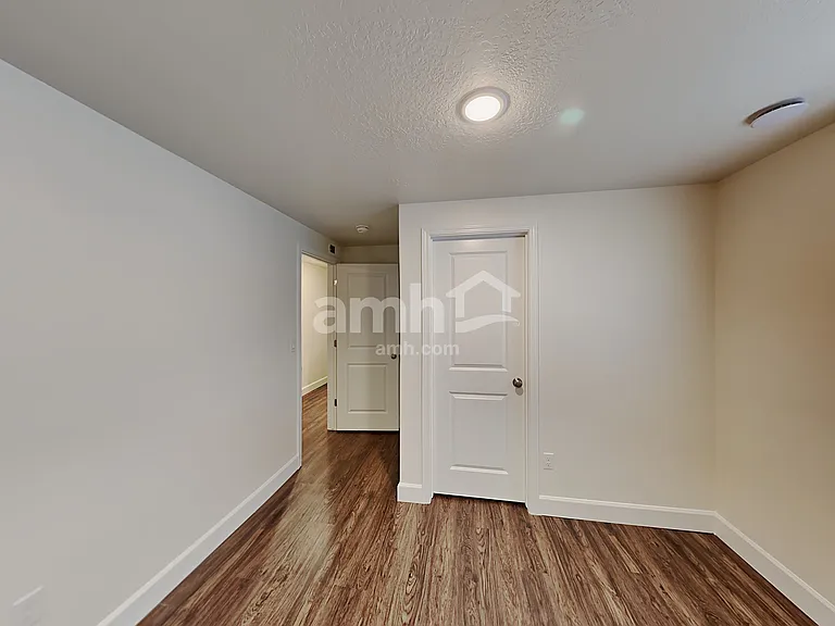 288 N Allen Ln — Photo 28