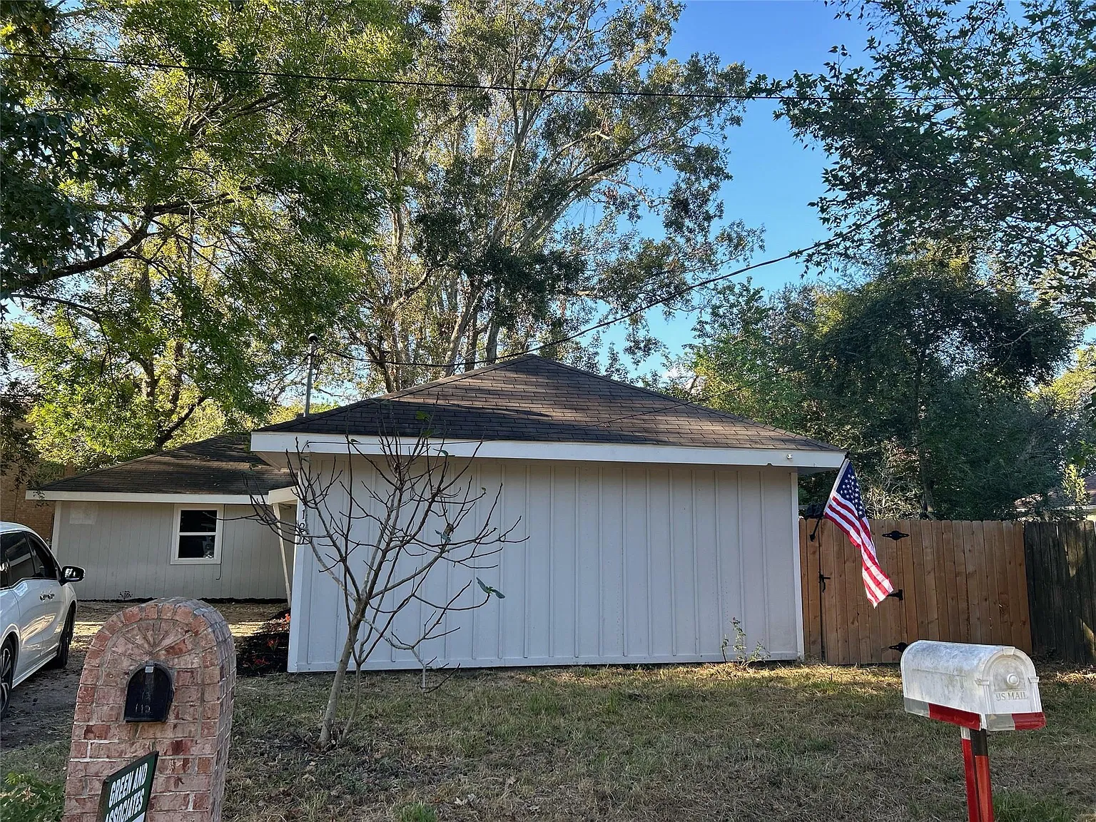 3 bed, 2.0 bath, 1784 sqft, $1,600 — Photo 2