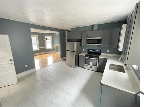 17 Gaylord St Floor 3, Dorchester Center, MA 02124