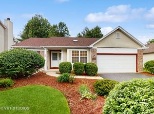 23 S Hankes Rd, Aurora, IL 60506