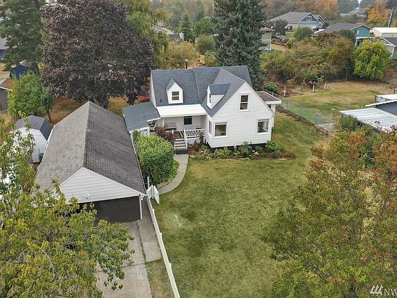 3rd image of 2722 54th Ave NE