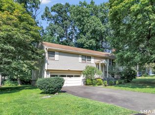 34 Belleview Drive, Derby, CT 06418