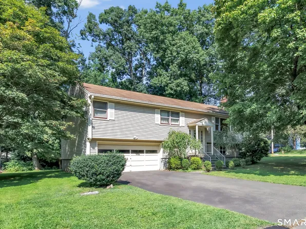 34 Belleview Drive, Derby, CT 06418