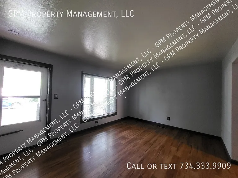 15129 McGuire St — Photo 9