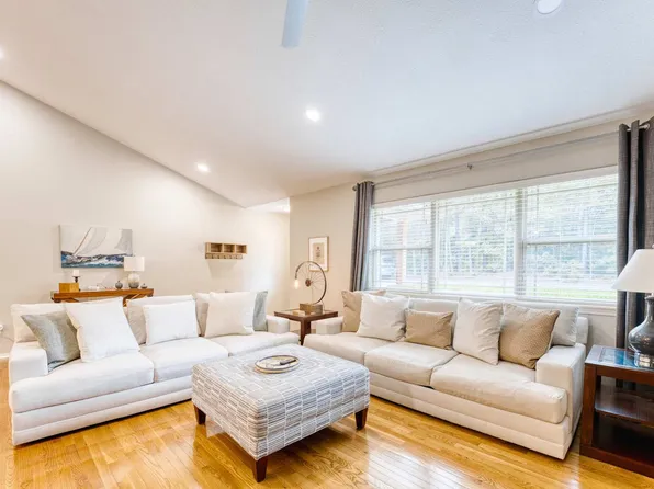 9 N Cerney Ln #Id1297034p, Bella Vista, AR 72714