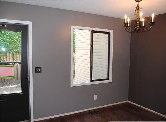 3rd image of 70 River Woods Ln