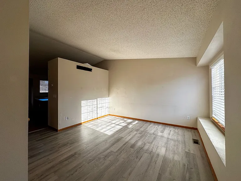 10880 Acadia Pl — Photo 6