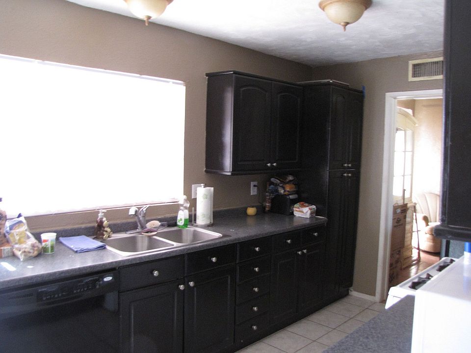 galley kitchen