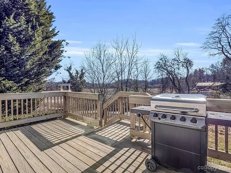 5 Maxim Ct — Photo 29