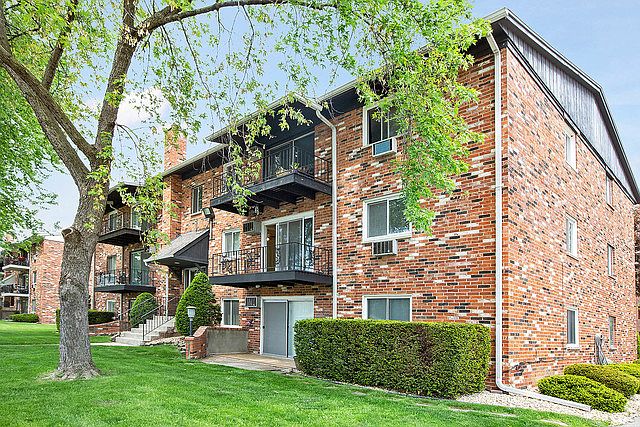 1st image of 5703 W 128th St #13