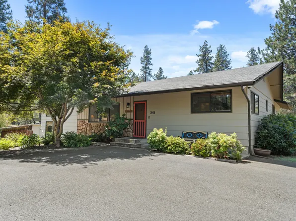 3044 Elk Ln, Grants Pass, OR 97527