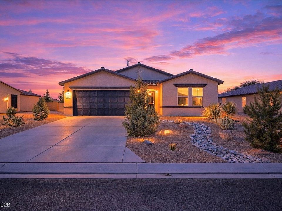1st image of 3843 E Gunnison Ave