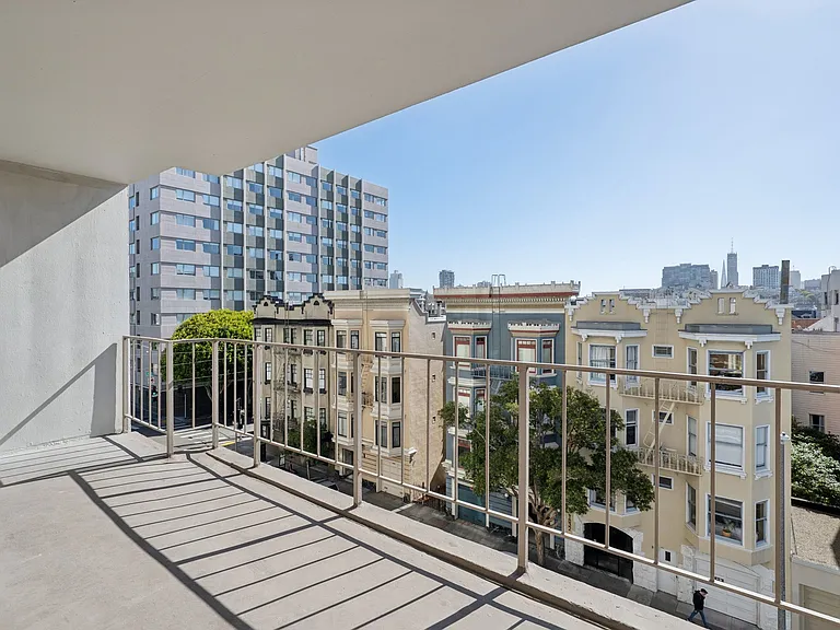 1835 Franklin St #301 — Photo 20