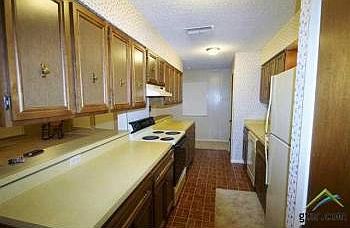3rd image of 1628 Pineview Ln