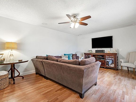 5th image of 6327 Seven Springs Blvd APT B