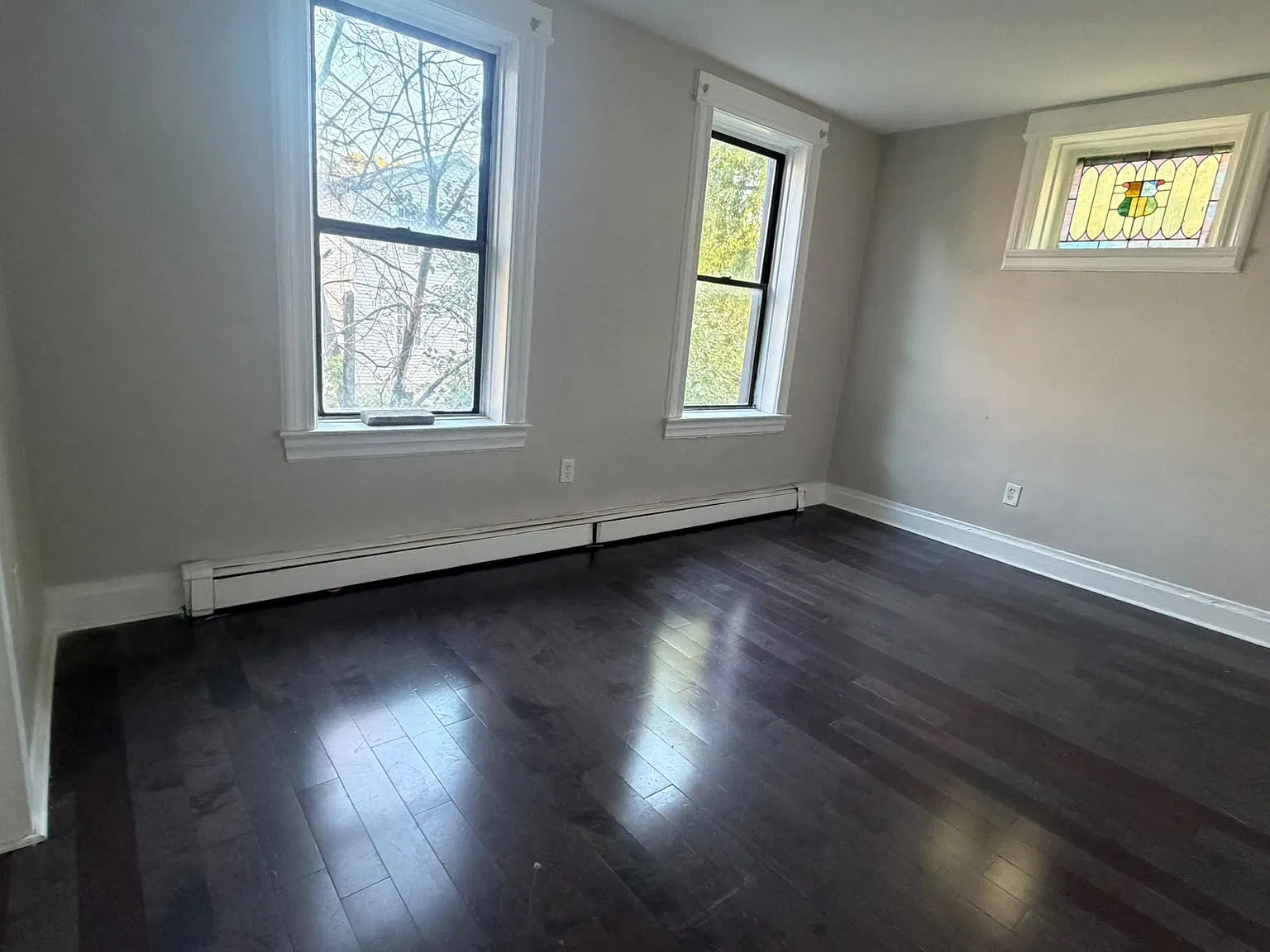 110 Warner Ave — Photo 3