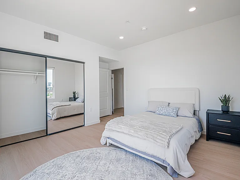 856 Gramercy Drive — Photo 82