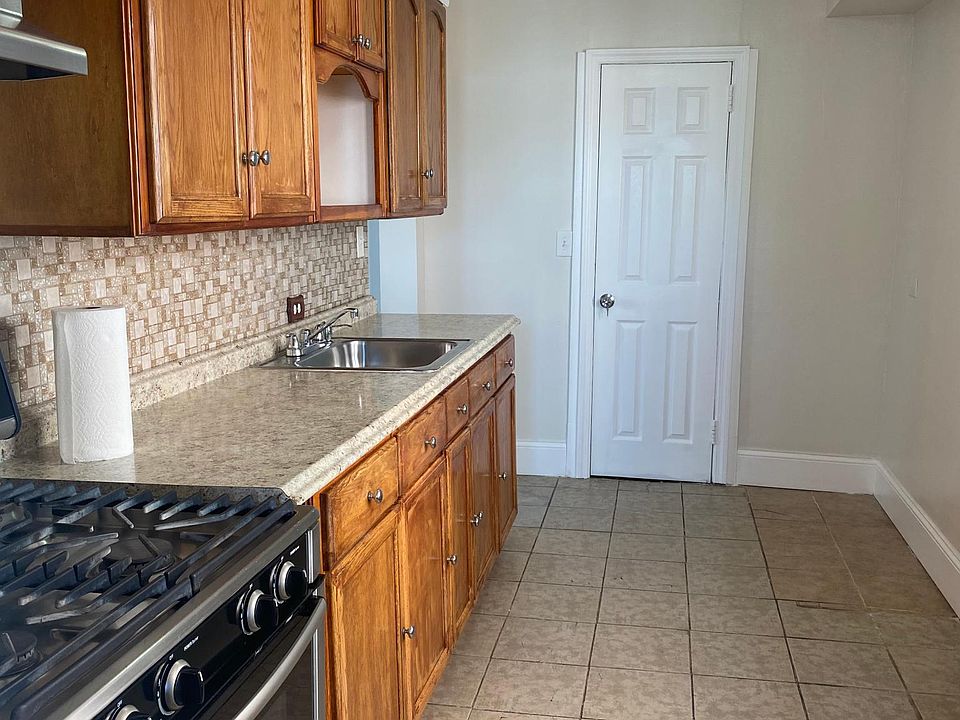 1st image of 2727 Gifford Ave #1