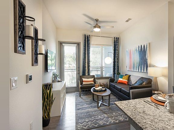 5th image of 2304 Sam Houston Ave #5ee96bf65