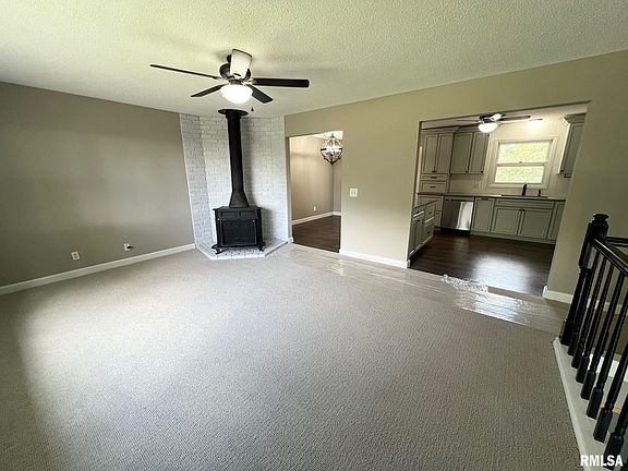 2nd image of 679 Palm Pl