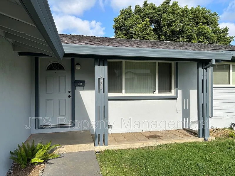 3 bed, 2.0 bath, 1068 sqft, $2,500 — Photo 4