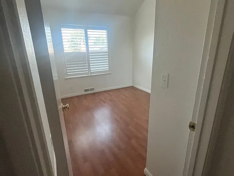 1636 Brentwood Ln — Photo 7