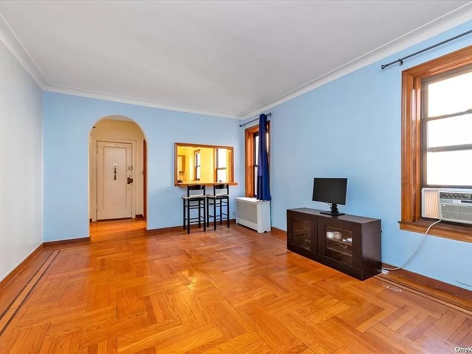 1st image of 8344 Lefferts Blvd APT 4N