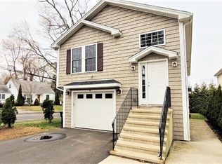 320 Calf Pen Ln, Milford, CT 06460