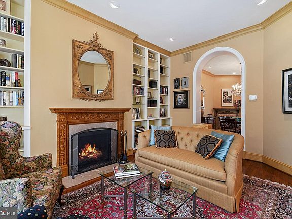 2nd image of 2018 Hillyer Pl NW